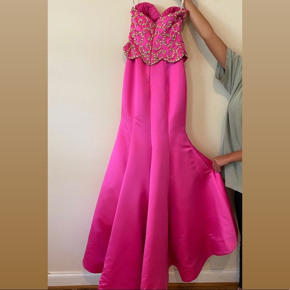 Sherri Hill dress - Picture 2 of 3